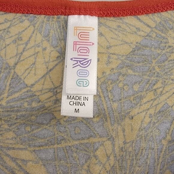 LulaRoe Classic T-shirt ~ size Medium ~ (NWT) - Picture 3 of 5